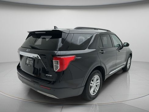 Used 2021 Ford Explorer XLT w/ Equipment Group 202A AWD/4WD image 3