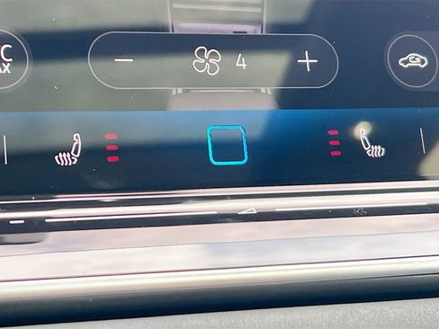 New 2026 Volkswagen Tiguan SE image 18