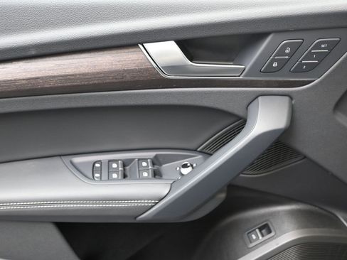 Used 2025 Audi Q5 2.0T Premium Plus w/ Premium Plus Package image 21