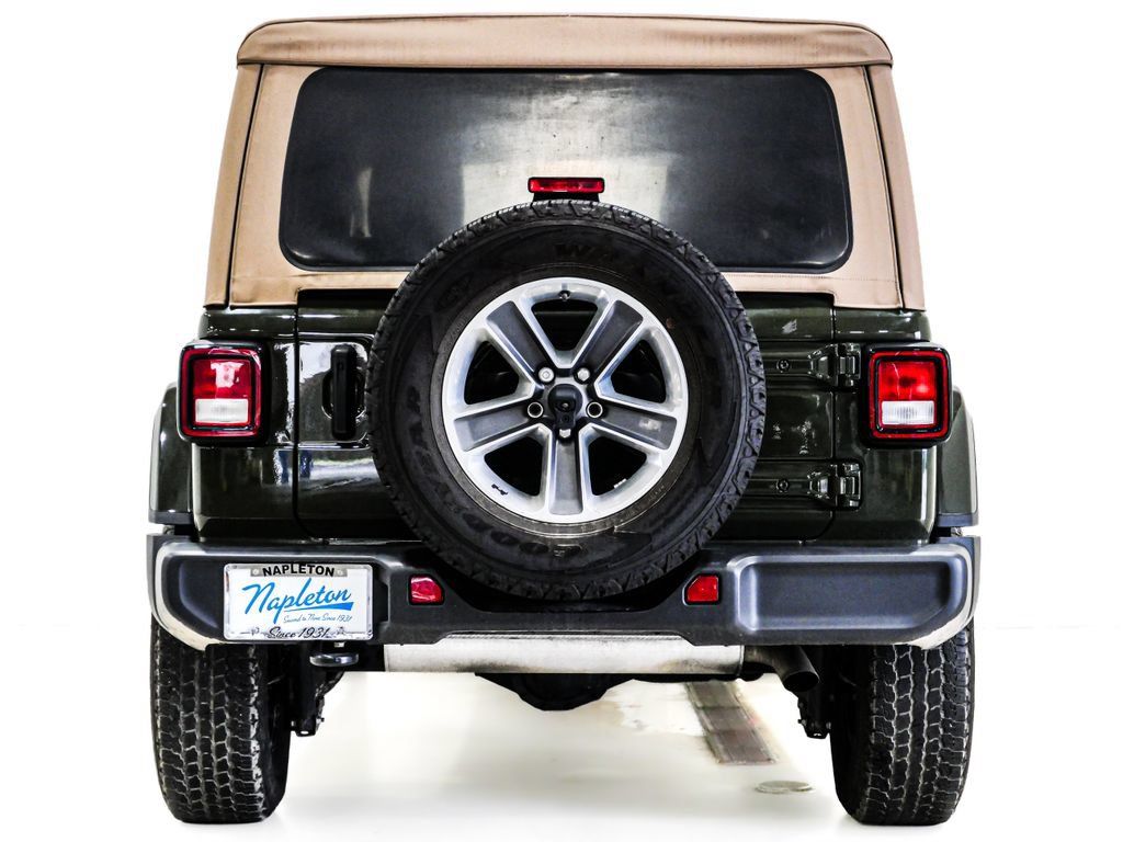 Used 2022 Jeep Wrangler Unlimited Sahara w/ Cold Weather Group AWD/4WD image 8