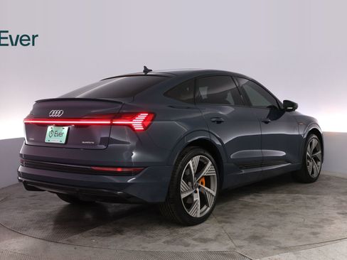 Used 2022 Audi e-tron Prestige AWD/4WD image 3