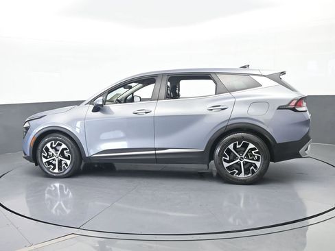 Used 2024 Kia Sportage EX image 3