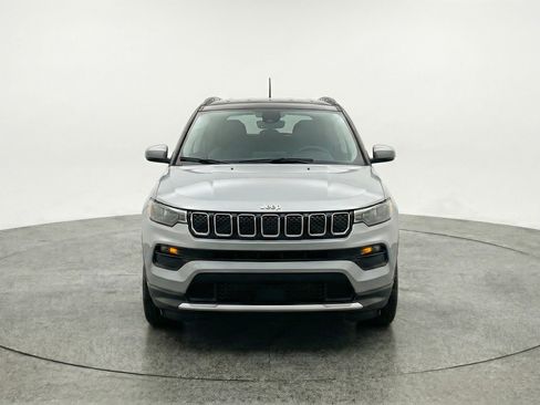Used 2025 Jeep Compass Limited AWD/4WD image 2