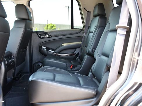 Used 2017 GMC Yukon SLT w/ Premium Edition AWD/4WD image 16