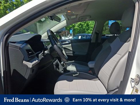 Certified 2023 Volkswagen Taos SE w/ Black Wheel Package FWD image 18