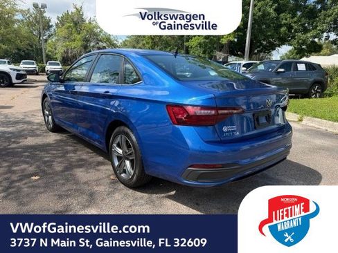 Certified 2024 Volkswagen Jetta SE FWD image 4