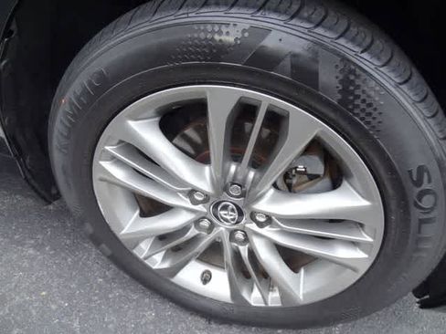 Used 2017 Toyota Camry SE w/ Protection Package (Q2) FWD image 17