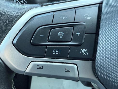 Used 2024 Volkswagen Tiguan SE image 14