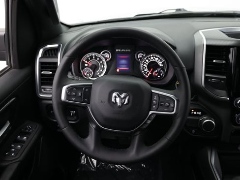 Used 2025 RAM 1500 Big Horn RWD image 32