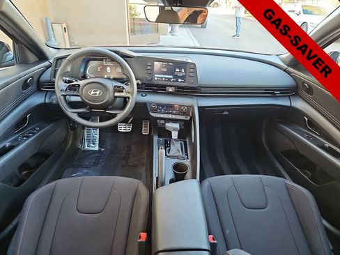 Certified 2025 Hyundai Elantra Sport FWD image 14