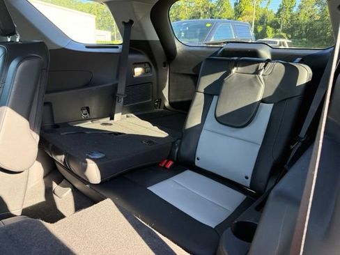 Used 2022 Ford Explorer XLT w/ Equipment Group 202A AWD/4WD image 6