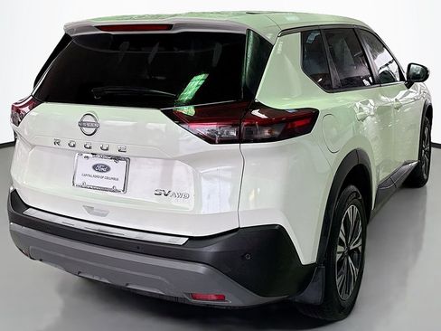 Used 2022 Nissan Rogue SV image 7