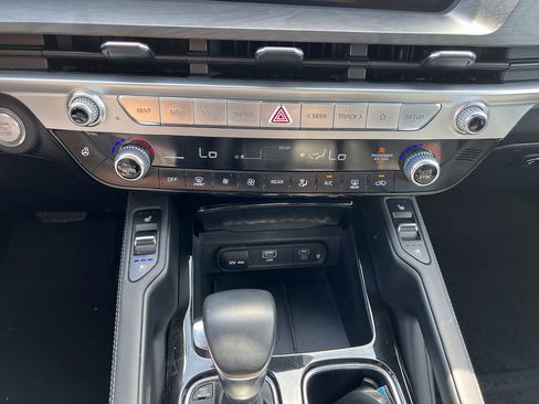 Used 2023 Kia Telluride EX X-Line AWD/4WD image 25