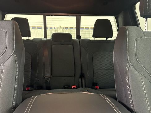 New 2026 RAM 1500 4x4 Crew Cab image 33