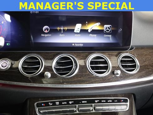 Certified 2019 Mercedes-Benz E 300 4MATIC image 18