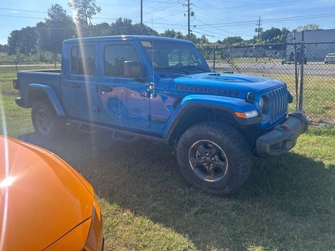 Used 2023 Jeep Gladiator Rubicon w/ Cold Weather Group AWD/4WD image 4