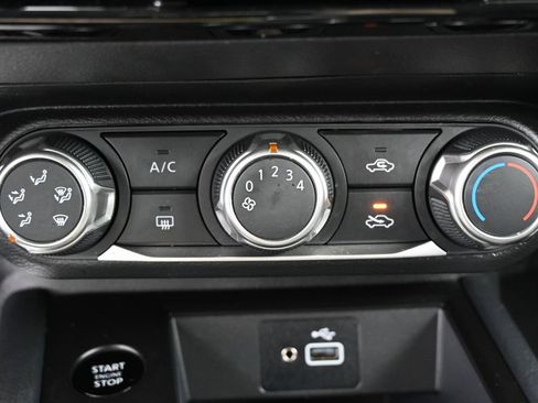 Used 2025 Nissan Kicks S image 24