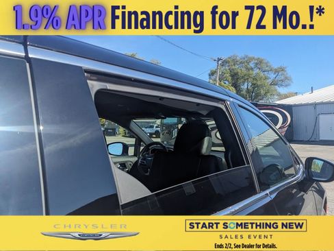 New 2026 Chrysler Pacifica Select image 30