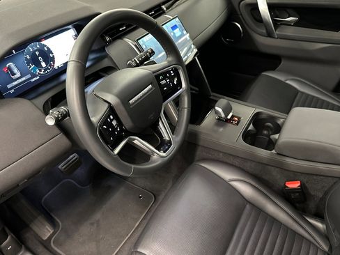 Used 2025 Land Rover Discovery Sport S image 5