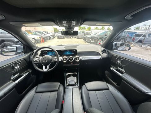 Used 2021 Mercedes-Benz GLB 250 4MATIC w/ Premium Package image 26