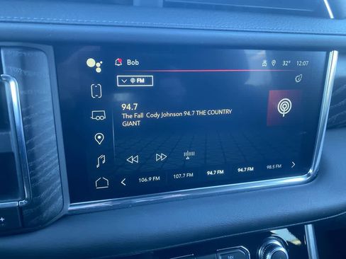 Used 2024 GMC Yukon XL Denali image 16