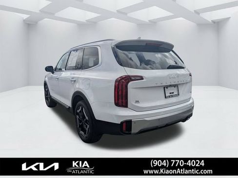 Used 2024 Kia Telluride S AWD/4WD image 5
