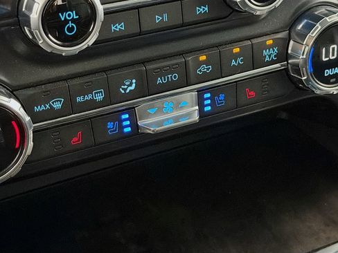 Used 2021 Ford F150 Lariat AWD/4WD image 24