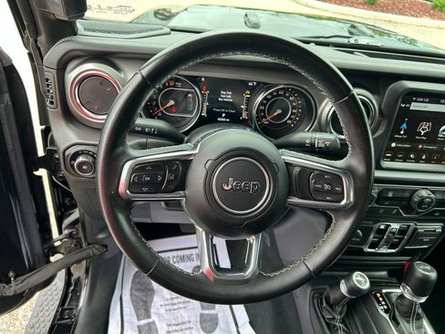 Used 2022 Jeep Wrangler Unlimited Sahara image 19