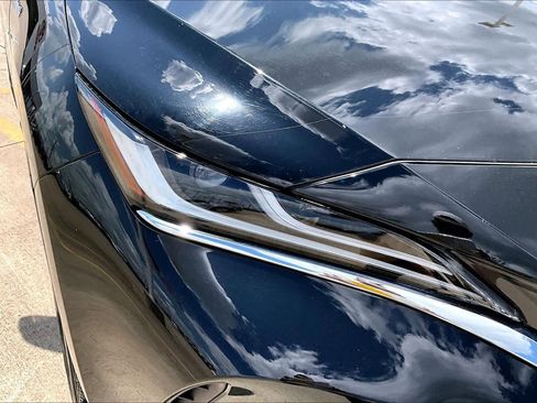 Used 2021 Toyota Venza XLE w/ Softex Package image 28