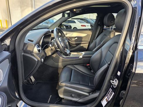 Used 2023 Mercedes-Benz GLC 300 4MATIC Coupe image 23