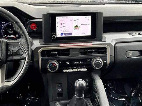 Used 2025 Toyota Tacoma TRD Off-Road image 6