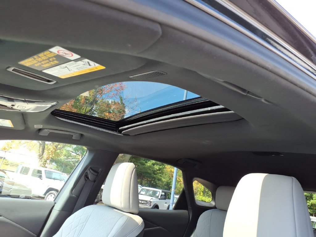 Used 2024 Lexus RX 350 Premium w/ Accessory Package (Z1) AWD/4WD image 16