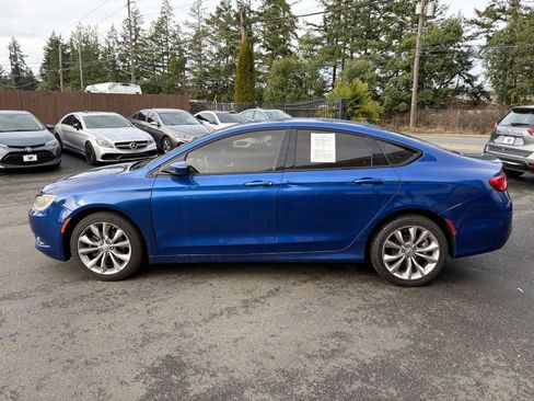 Used 2015 Chrysler 200 S FWD image 4