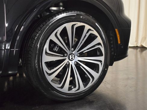 New 2024 Bentley Bentayga Extended Wheelbase image 7