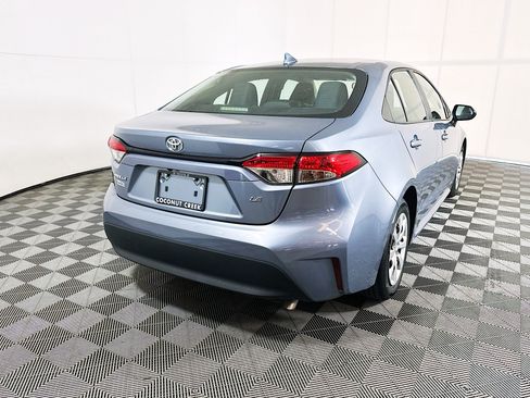 Used 2023 Toyota Corolla LE FWD image 3