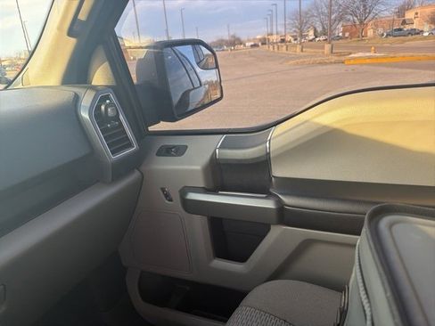 Used 2017 Ford F150 XLT image 11