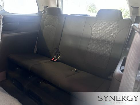 Used 2015 GMC Acadia SLE FWD image 24
