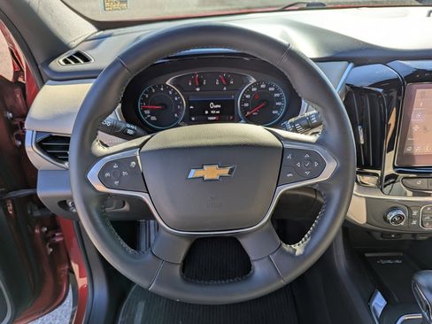 Used 2022 Chevrolet Traverse LT image 13