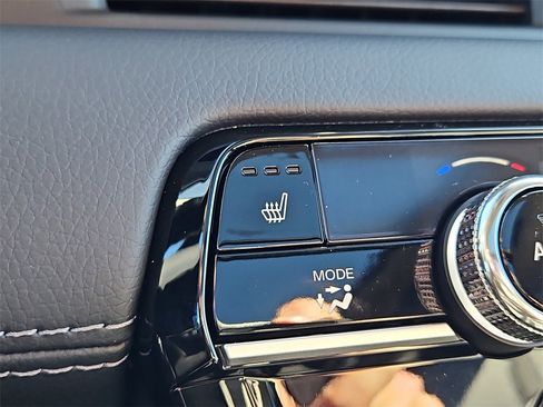 New 2025 Honda Pilot Touring image 14