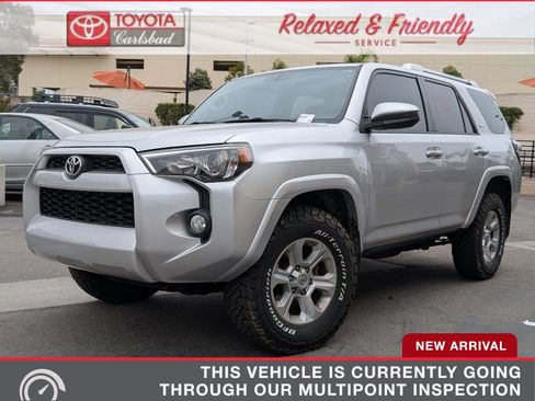 Used 2017 Toyota 4Runner SR5 AWD/4WD image 1