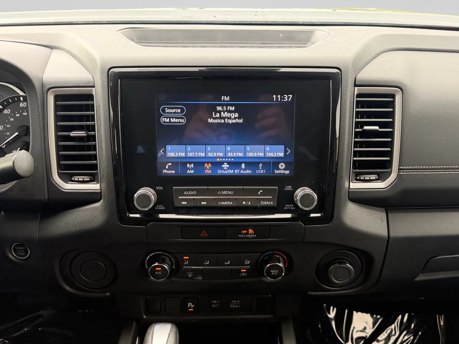Used 2023 Nissan Frontier SV w/ Technology Package RWD image 19