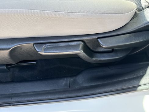 Certified 2017 Honda HR-V LX image 19