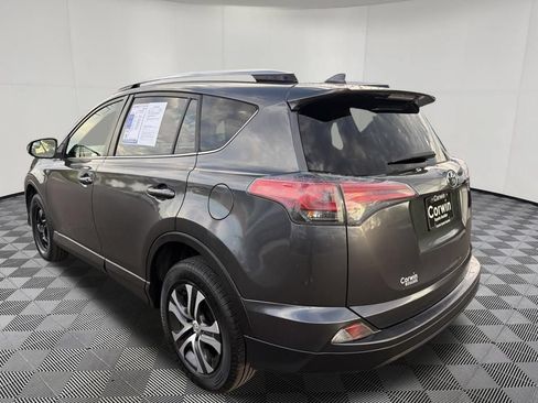 Used 2017 Toyota RAV4 LE FWD image 4