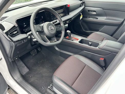 New 2026 Nissan Kicks SR FWD image 13