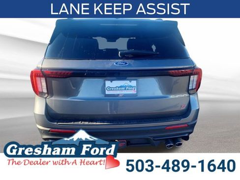 Used 2025 Ford Explorer ST image 5