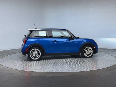 Used 2025 MINI Cooper S FWD image 9