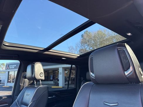 Used 2023 Cadillac Escalade ESV Premium Luxury w/ Performance Package image 18