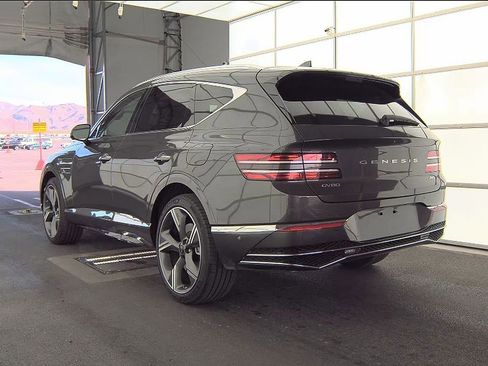 Used 2026 Genesis GV80 2.5T Prestige image 3