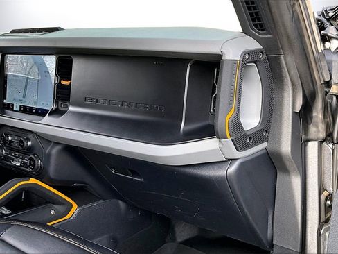 Used 2023 Ford Bronco Badlands w/ Sasquatch Package image 20