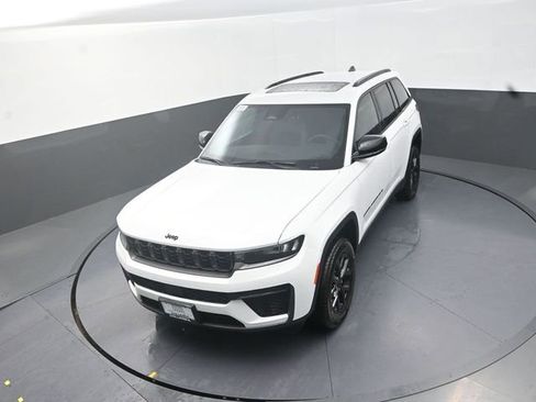 New 2026 Jeep Grand Cherokee Altitude AWD/4WD image 13